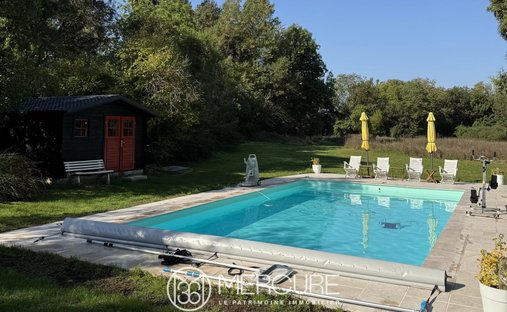Beautiful Manoir In Enclosed Private Parkland Garden Close To Amenities In Melle, Close To Niort. - 5