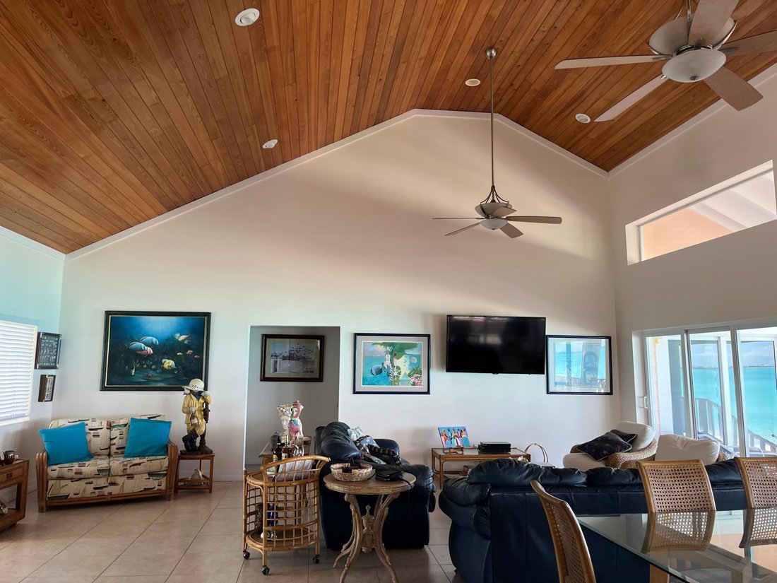 House in Bullock Harbour, Berry Islands, The Bahamas 2 - 16137223