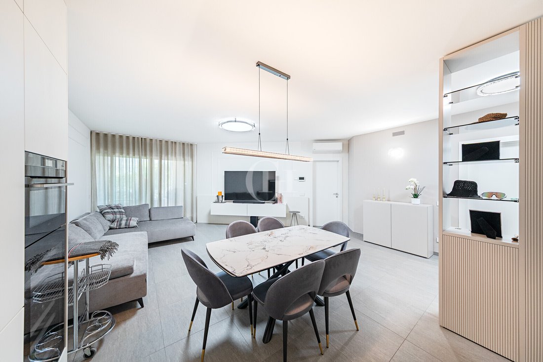 Apartment in Historic Center, Desenzano del Garda, Lombardy 1 - 16280839