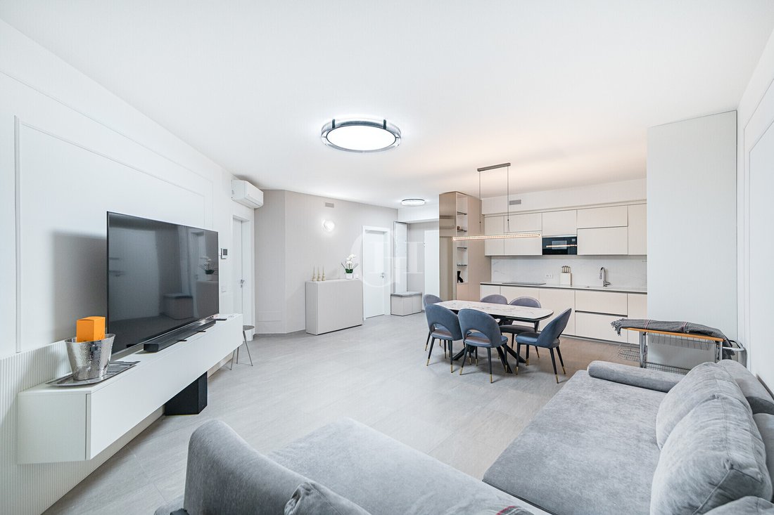 Apartment in Historic Center, Desenzano del Garda, Lombardy 2 - 16280839