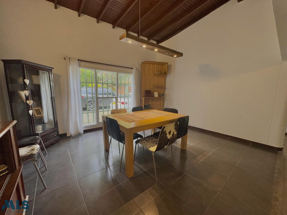 House in Santa Elena, Antioquia, Colombia 2 - 16280953