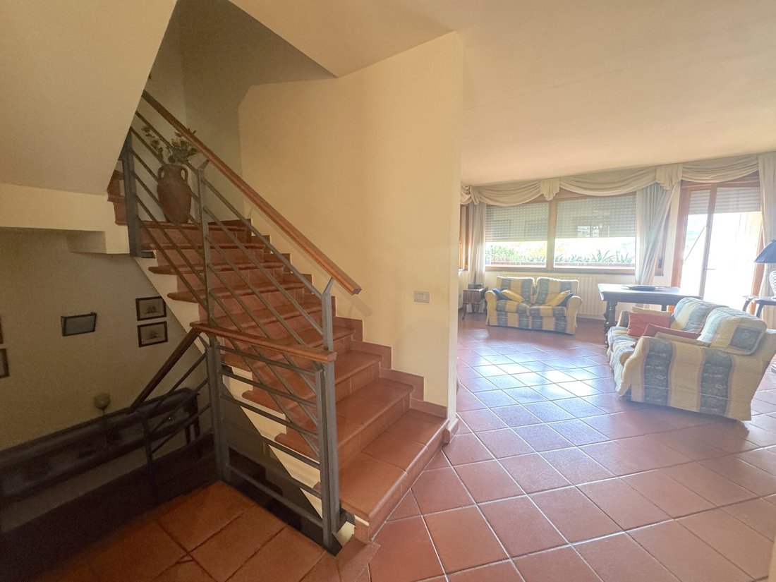 House in Vaiano, Tuscany, Italy 4 - 16279138