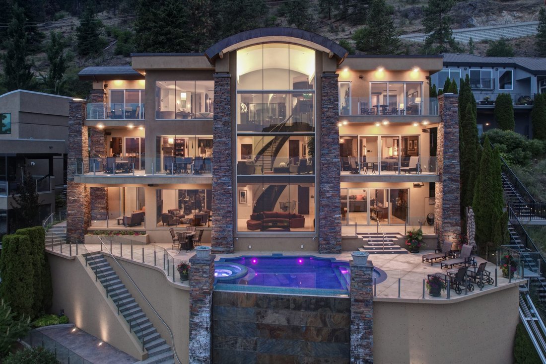 House in West Kelowna, British Columbia, Canada 1 - 16280127