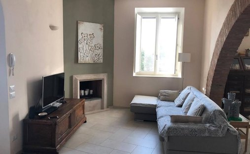 Townhouse in Colle di Val d'Elsa, Tuscany, Italy 1