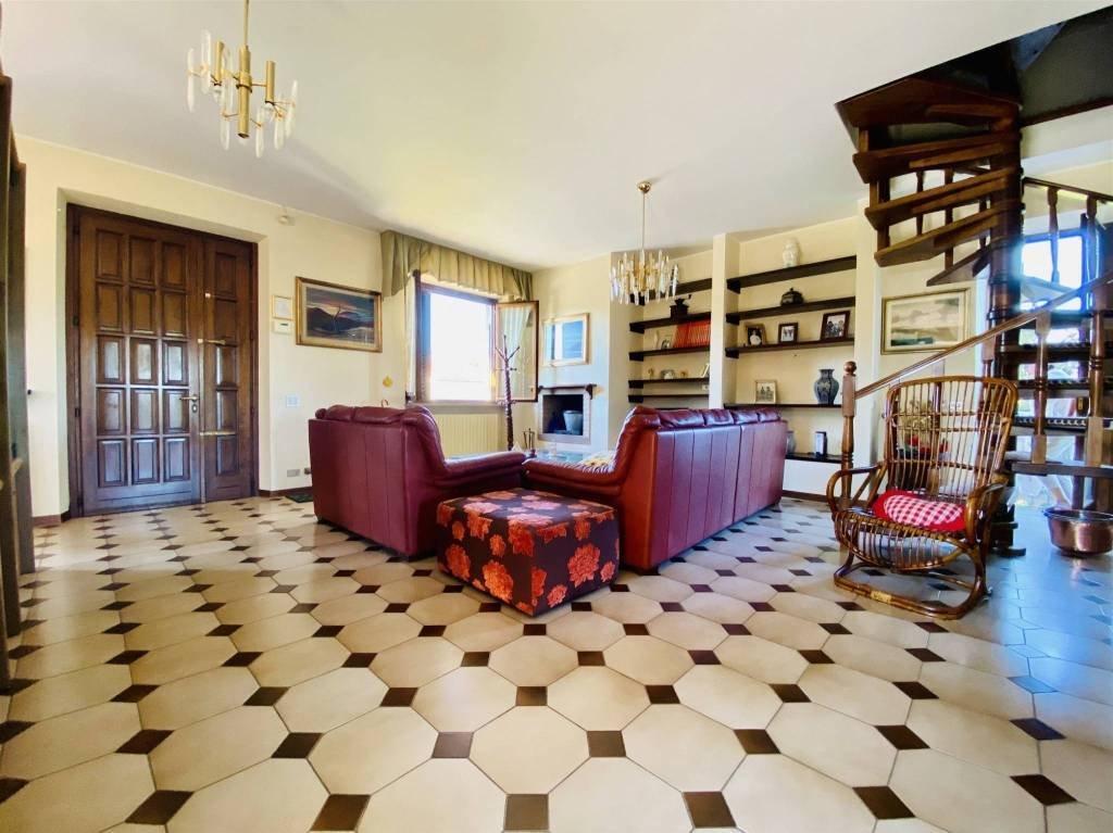 Villa in Historic Center, Lucca, Tuscany 2 - 16280681