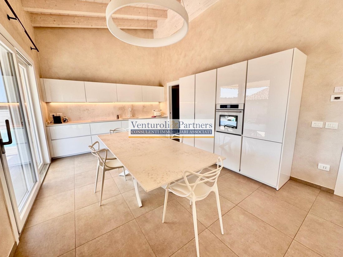 Villa in Castel Venzago, Lonato del Garda, Lombardy 3 - 16280180