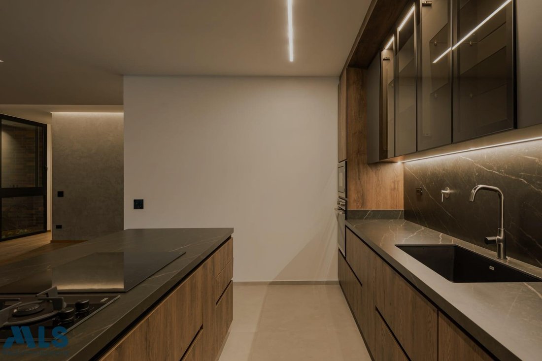 Apartment in Medellín, Antioquia, Colombia 2 - 16280963