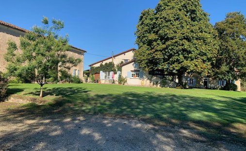House in Chalais, Nouvelle-Aquitaine, France 1