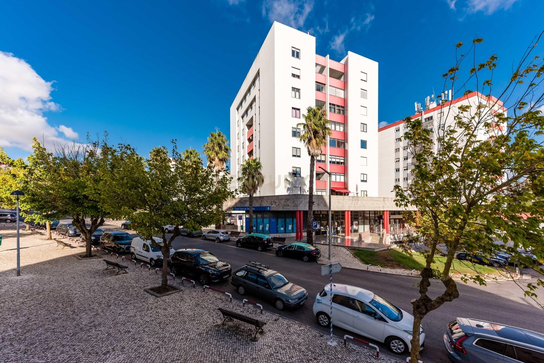 Apartment in Ramada e Canecas, Lisbon, Portugal 1 - 16281222