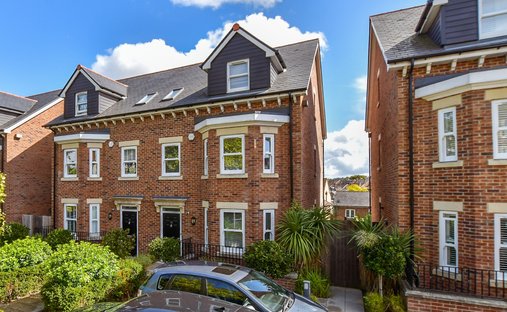 Villa in Tunbridge Wells, England 1