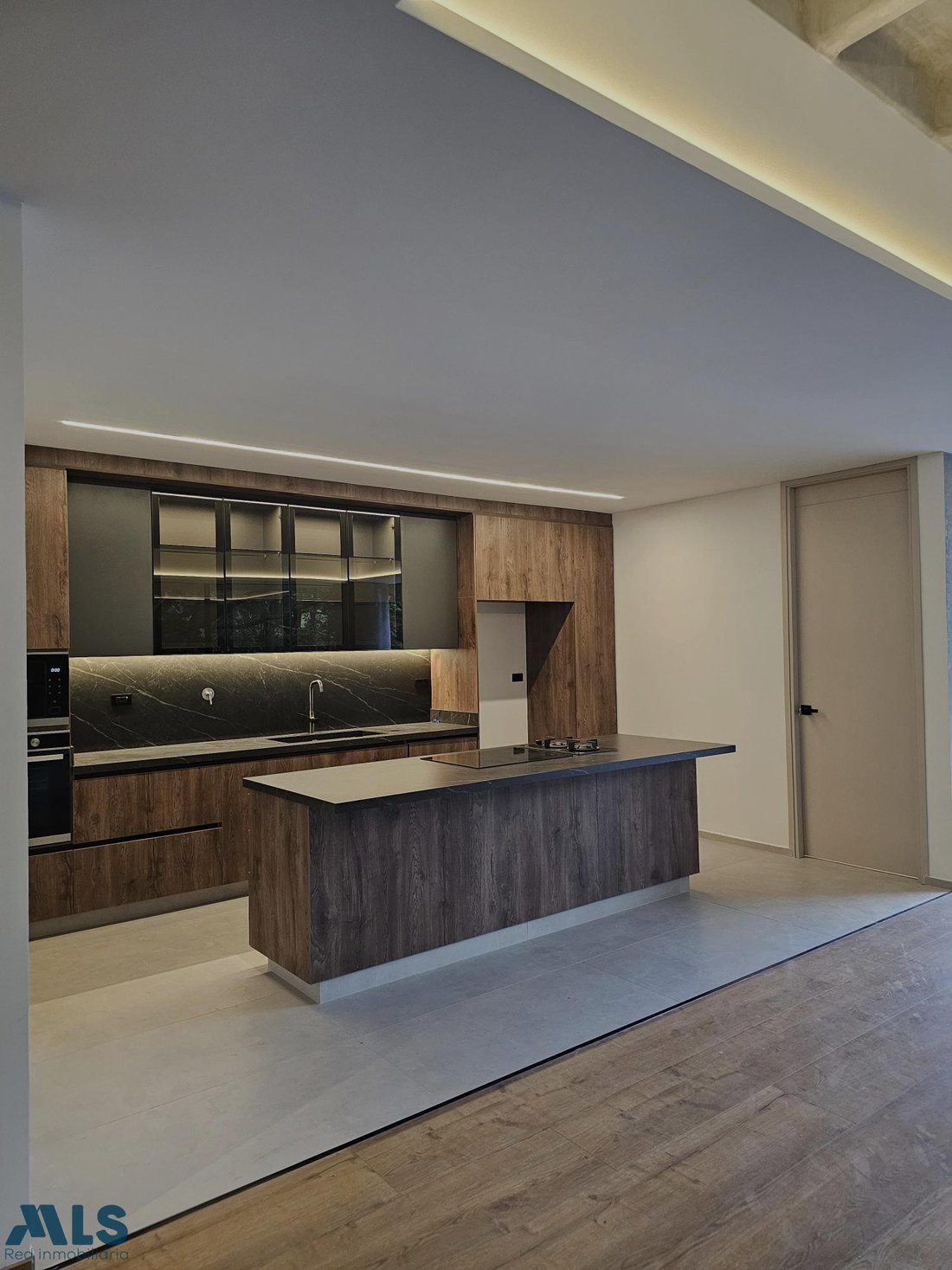 Apartment in Medellín, Antioquia, Colombia 3 - 16280963