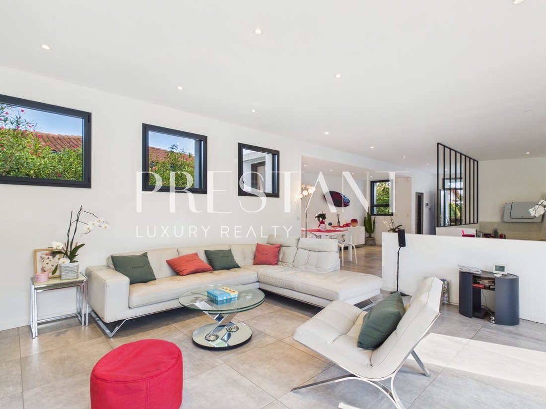 House in Anglet, Nouvelle-Aquitaine, France 3 - 16279694
