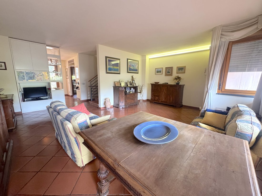 House in Vaiano, Tuscany, Italy 3 - 16279138