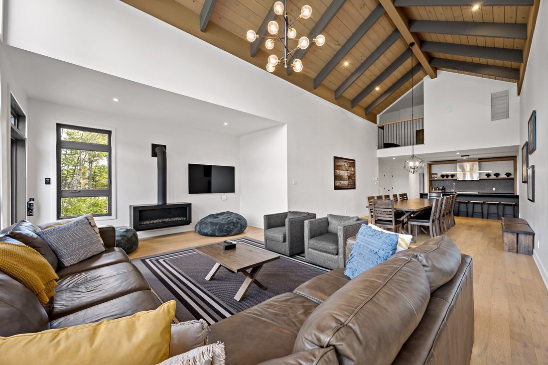 Condo in Mont-Tremblant, Quebec, Canada 2 - 16167216