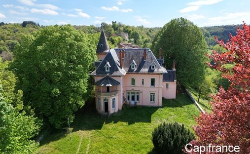 Eyzin Pinet Castle - 3