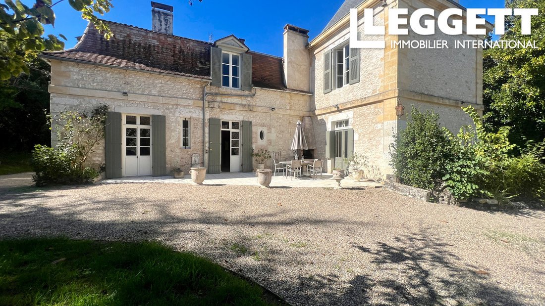 Le Rêve Éveillé: A Restored Château Where Time Whispers in Nouvelle-Aquitaine