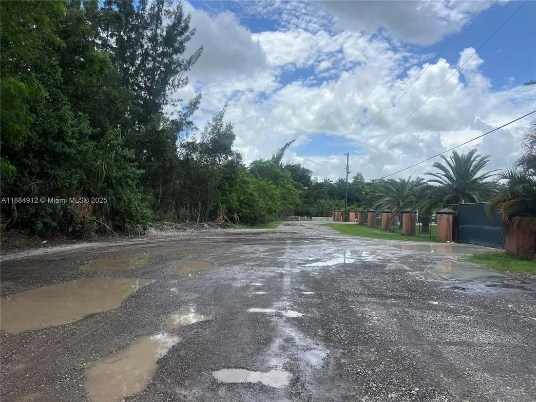 Land in Miami Lakes, Florida, United States 4 - 16284093