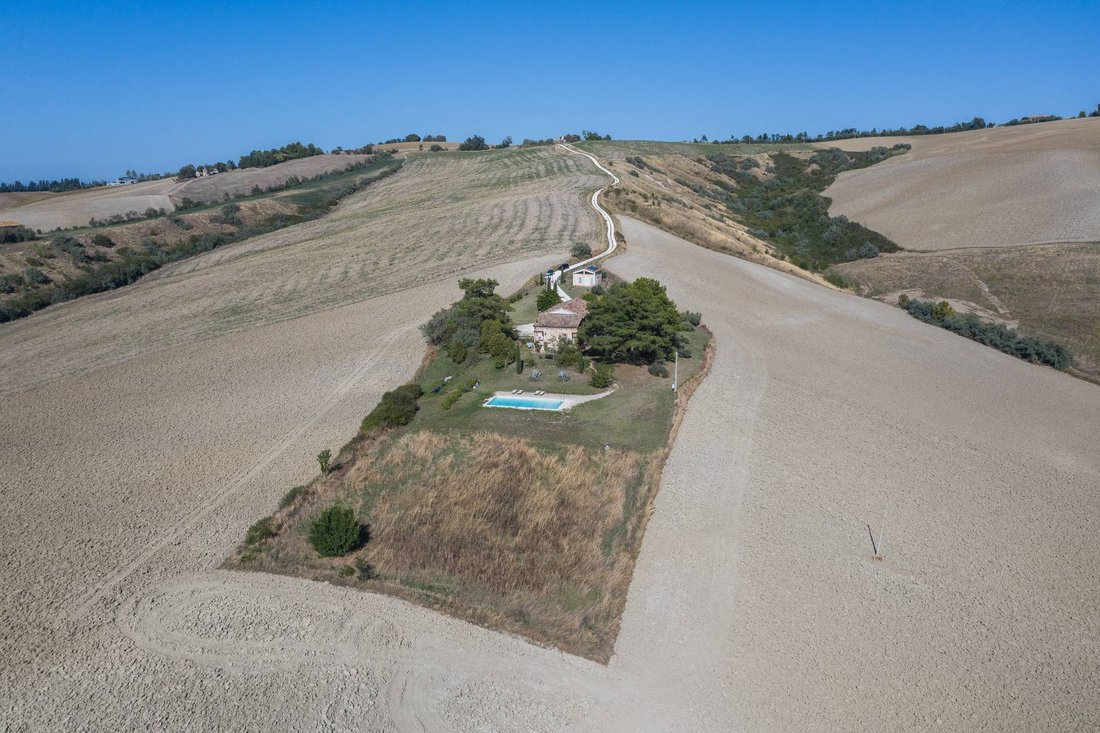 Country House in Staffolo, Marche, Italy 2 - 16285250