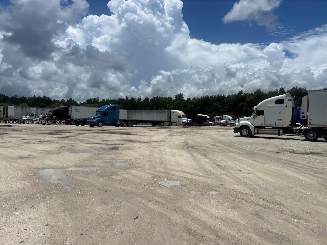 Land in Miami Lakes, Florida, United States 1 - 16284093