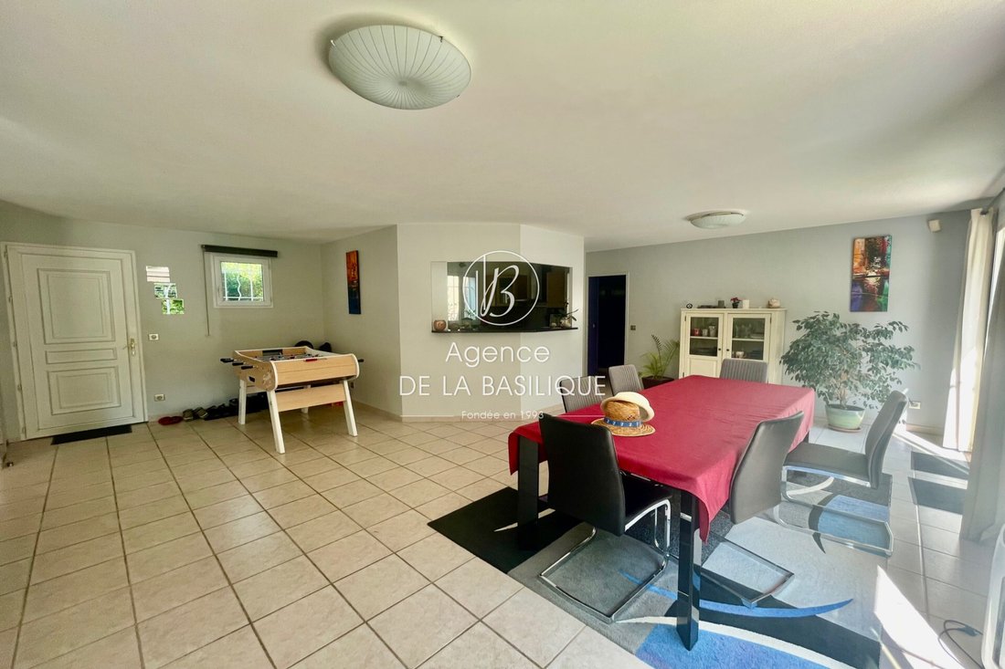 Villa in Centre Ville, Saint-Maximin-la-Sainte-Baume, France 4 - 16120719