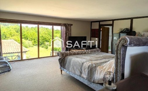 Castle for Sale in Lunas, Nouvelle-Aquitaine, France