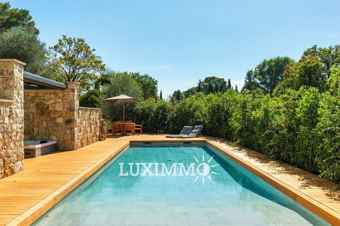 Villa in Mougins, Provence-Alpes-Côte d'Azur, France 2 - 16280686