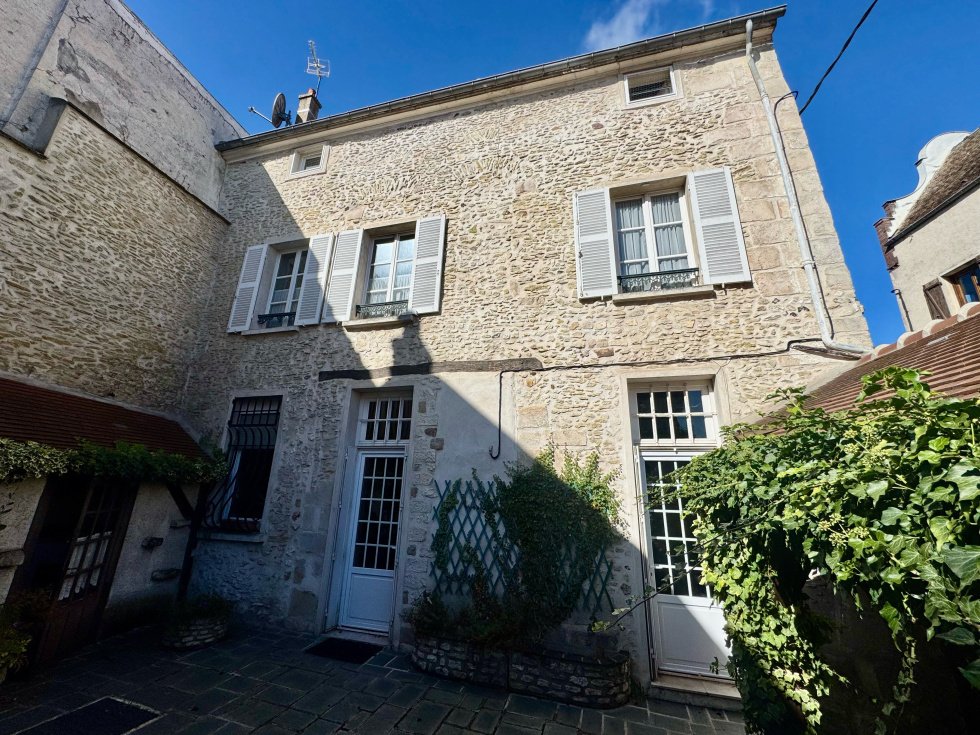 House in Houdan, Ile-de-France, France 1 - 16283089