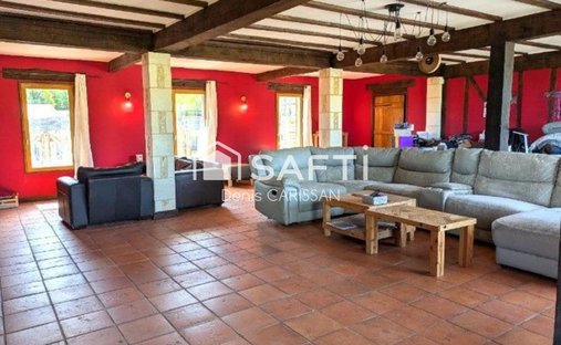 Castle for Sale in Lunas, Nouvelle-Aquitaine, France