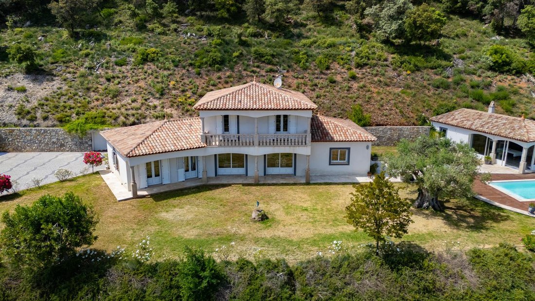 Estate in La Motte, Provence-Alpes-Côte d'Azur, France 2 - 16287125