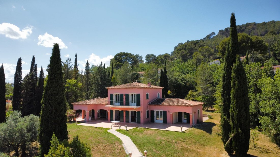 Estate in La Motte, Provence-Alpes-Côte d'Azur, France 3 - 16287596