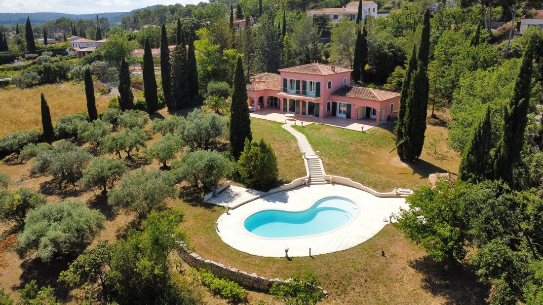 Estate in La Motte, Provence-Alpes-Côte d'Azur, France 1 - 16287596