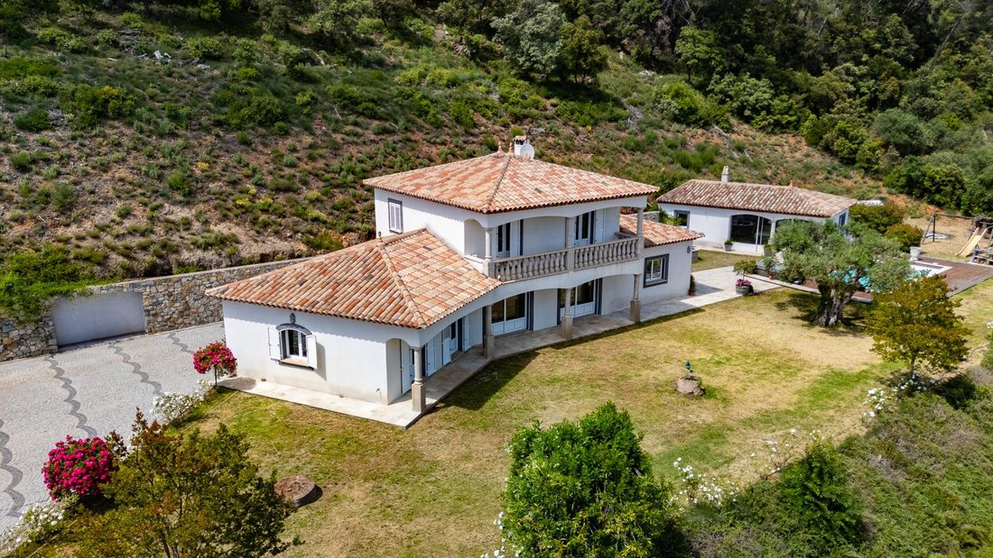 Estate in La Motte, Provence-Alpes-Côte d'Azur, France 4 - 16287125