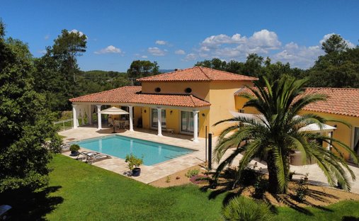 Estate in Peripherie, Les Arcs, France 1
