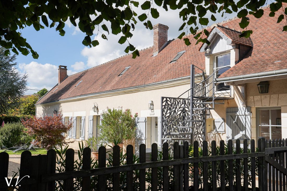 Estate in Francueil, Centre-Val de Loire, France 3 - 16172538