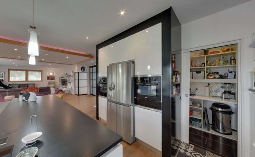 Castle for Sale in Lesneven, Brittany, France