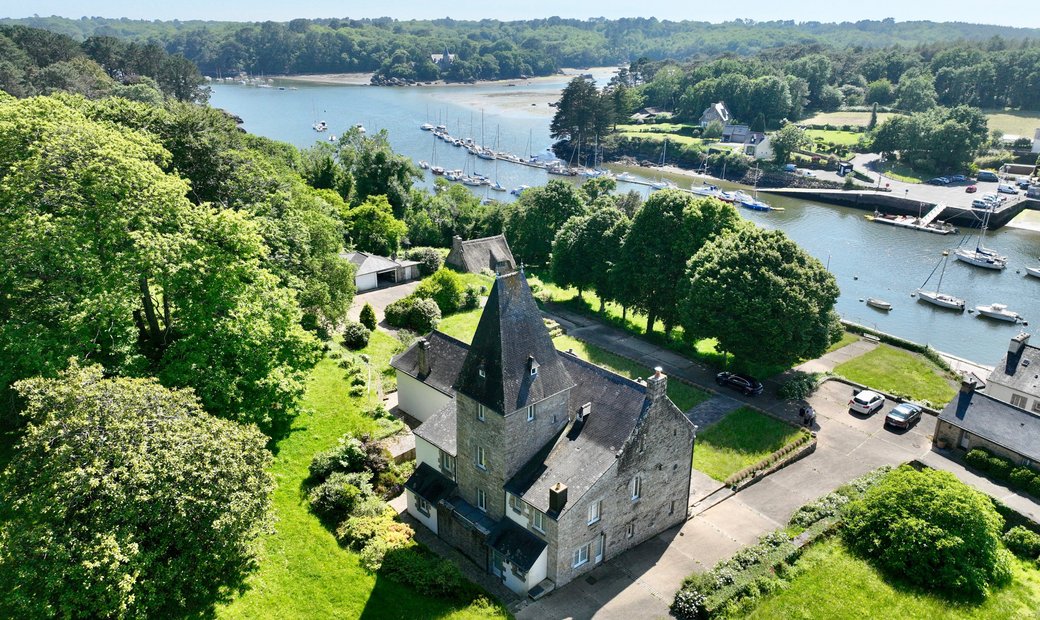 Castle for Sale in Riec-sur-Belon, Brittany, France