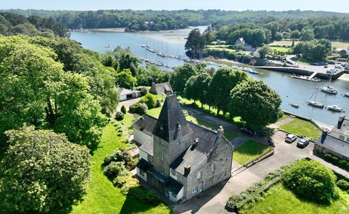 An Incredible Real Estate Asset Overlooking The Ria.