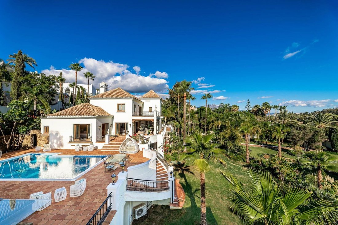 Villa in El Paraíso, Benahavis, Spain 1 - 12010965