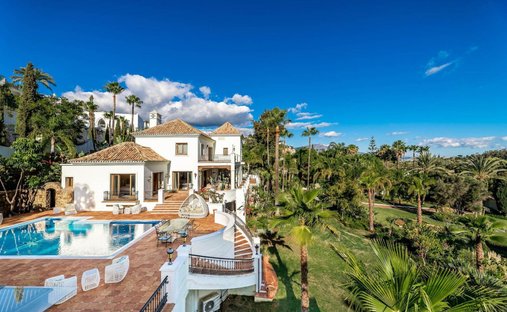 Villa in El Paraíso, Benahavis, Spain 1