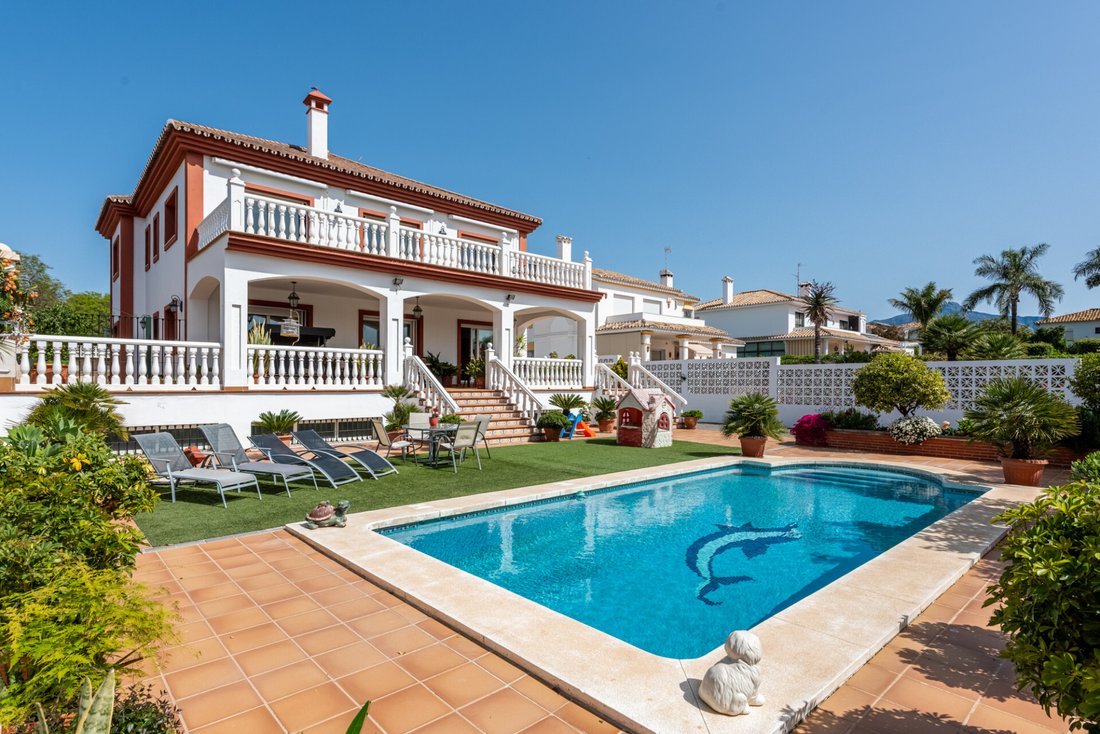 Villa in San Pedro de Alcantara, Andalusia, Spain 2 - 15584157