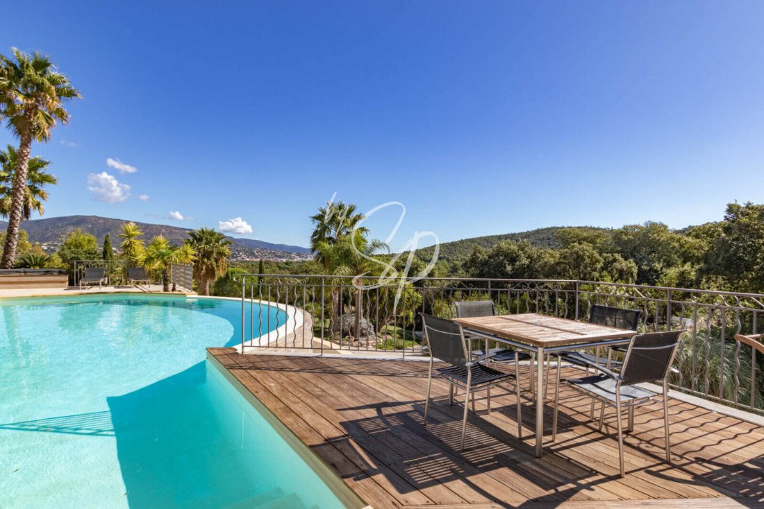 Estate in Nord Est, Bormes-les-Mimosas, France 4 - 16287132