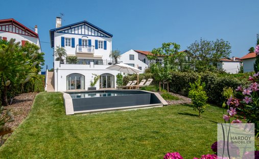 House in Acotz, Saint-Jean-de-Luz, France 1