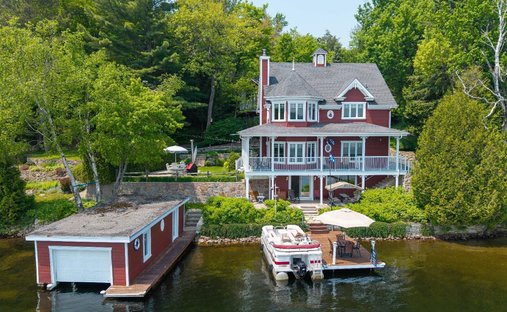 House in Wentworth, Quebec, Canada 1