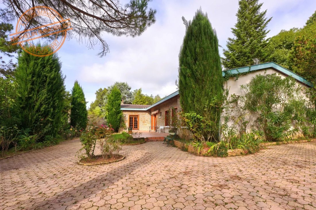 House in Saint-Cyr-au-Mont-d'Or, Auvergne-Rhône-Alpes, France 1 - 16287542