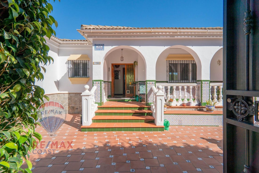 Villa in Alhaurin de la Torre, Andalusia, Spain 2 - 16286926