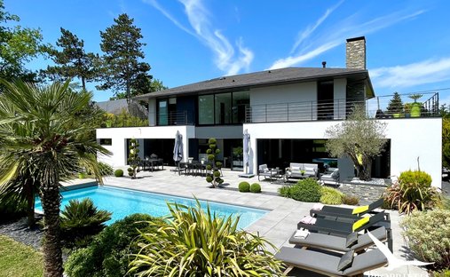 House in La Chapelle-sur-Erdre, Pays de la Loire, France 1