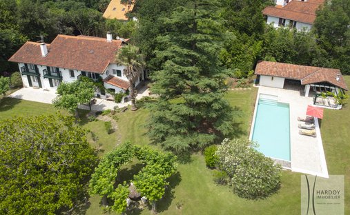 Estate in Ascain, Nouvelle-Aquitaine, France 1