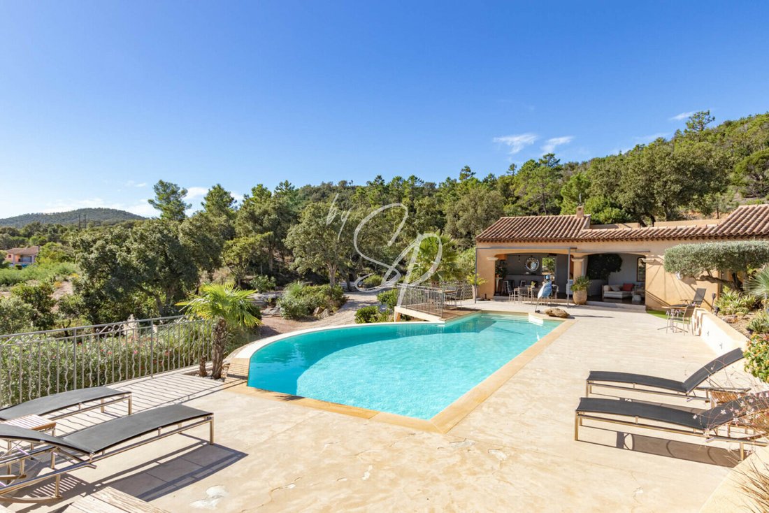Estate in Nord Est, Bormes-les-Mimosas, France 2 - 16287132