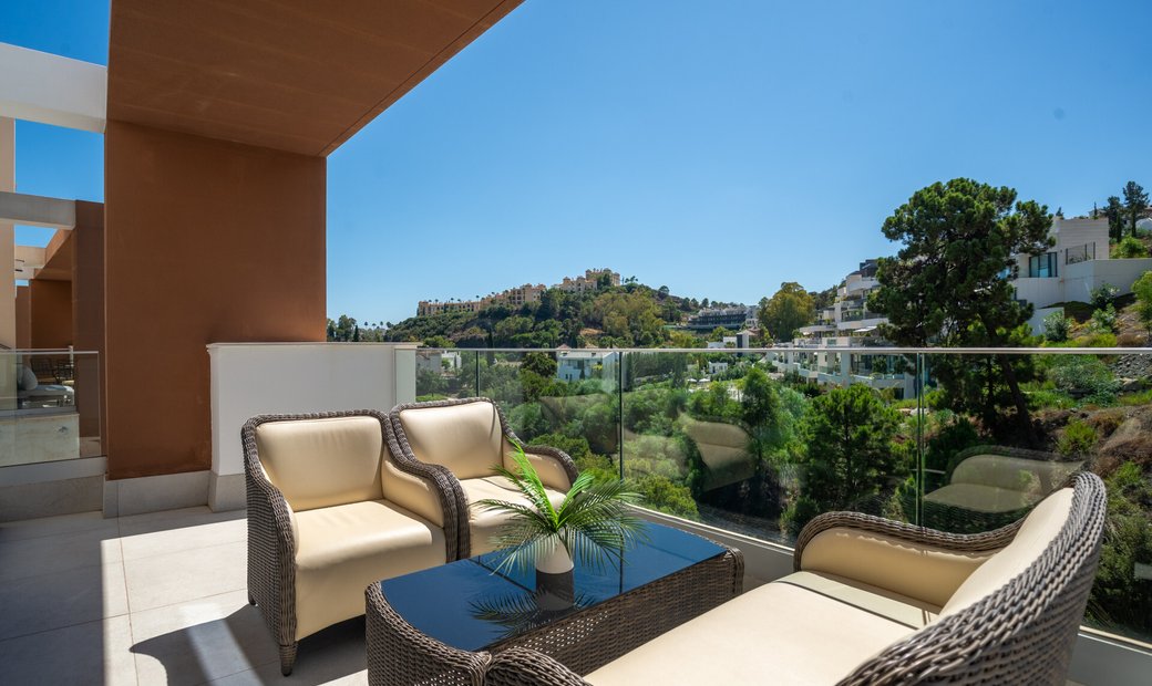 View of Recent Built Penthouse With A Huge Solarium In La Quinta, Benahavis ...