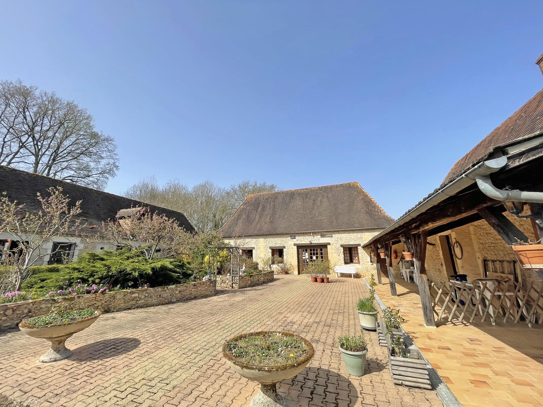 Estate in La Douze, Nouvelle-Aquitaine, France 2 - 16286383
